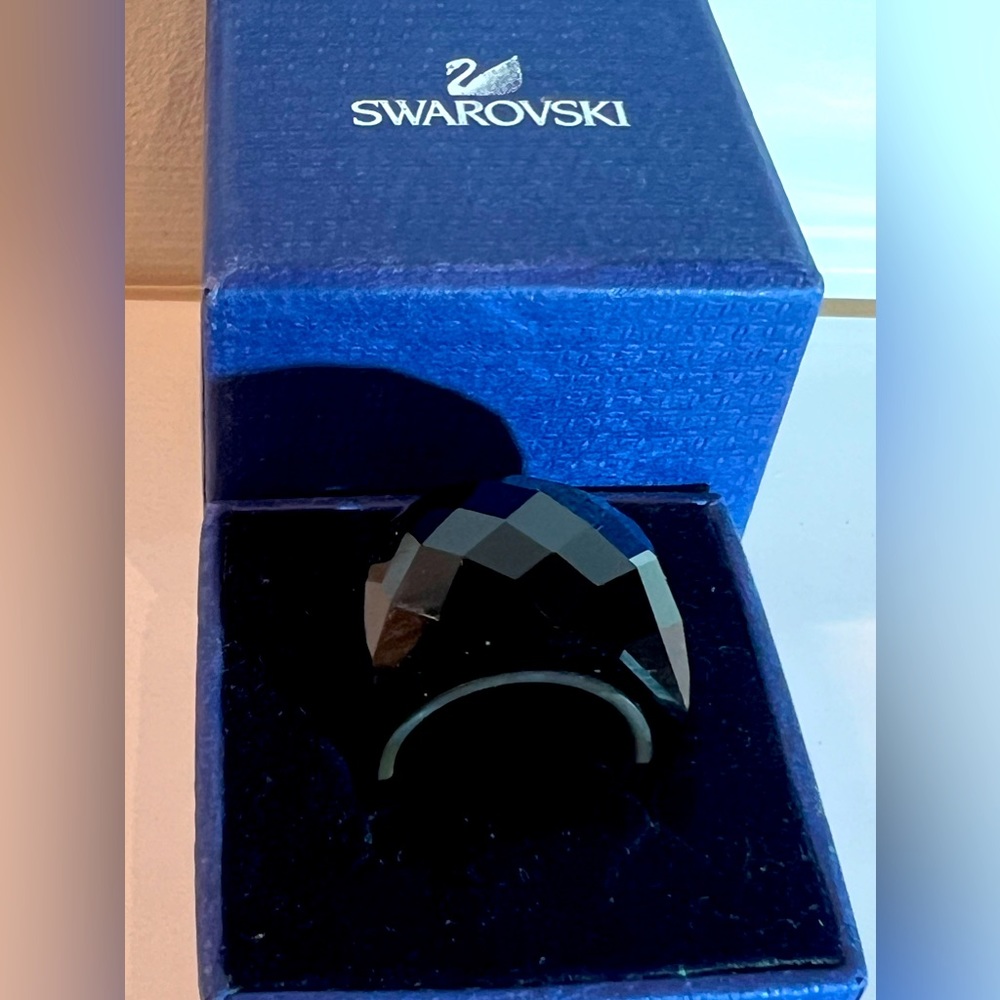 Swarovski authentic ring / black
Size 58 💎
